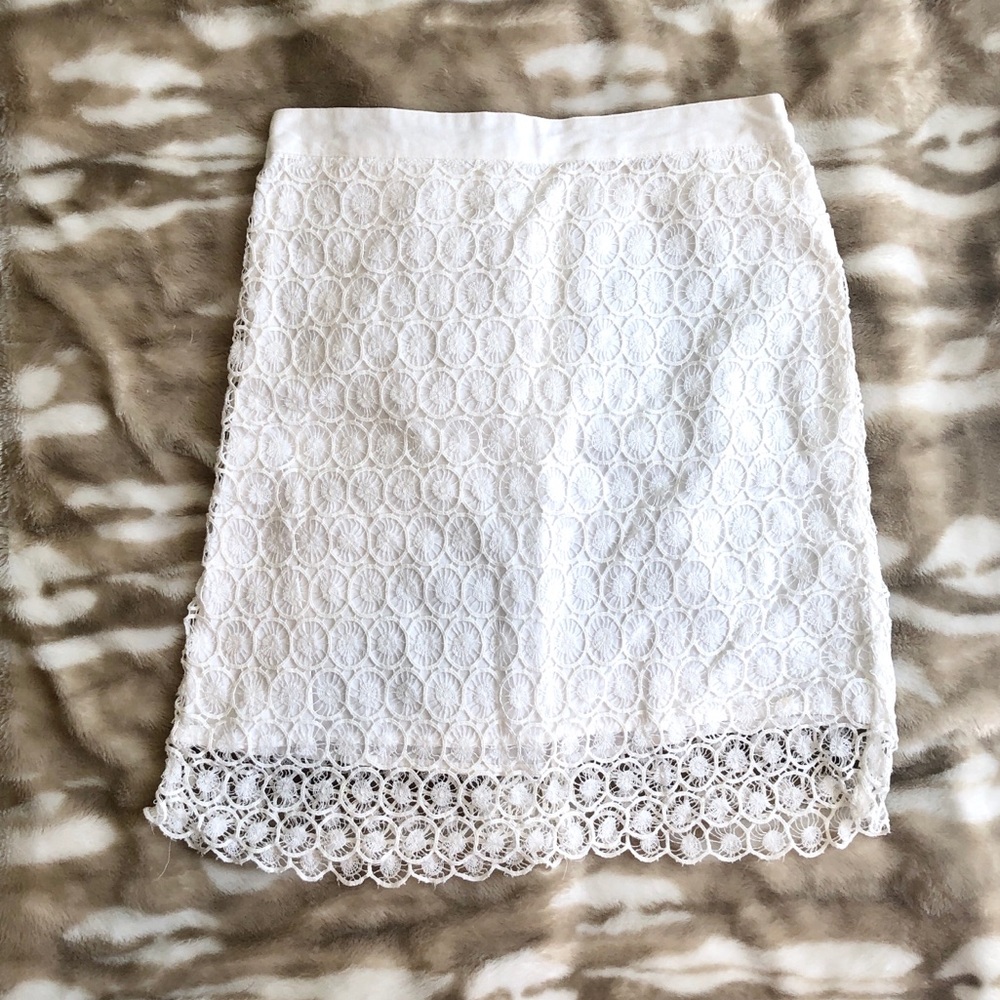 Size 0P Loft Lace Skirt
